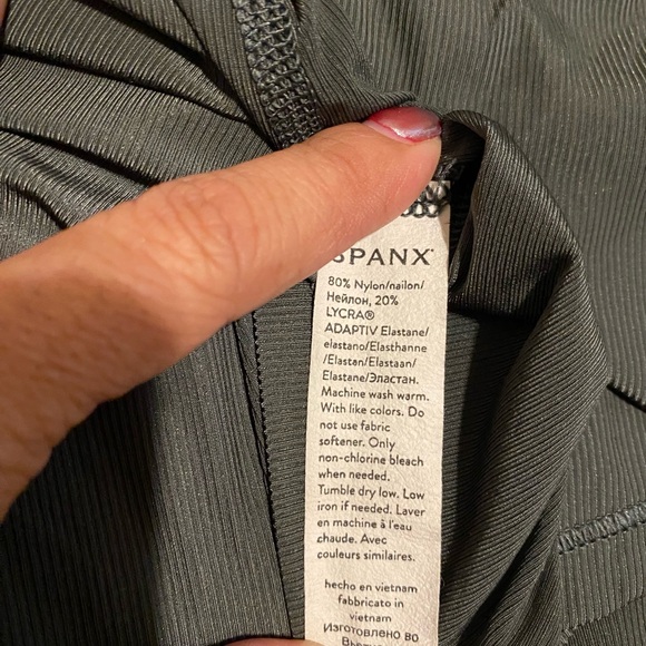 SPANX  Go Lightly Olive Green Ribbed Sporty Tank Top size XL - Picture 9 of 11